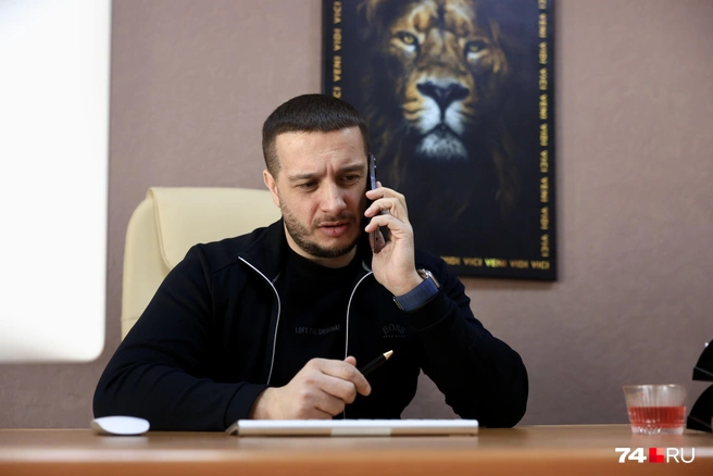 Флиппер не делает ремонты сам, для этого у него есть проверенные бригады | Источник: Михаил Шилкин