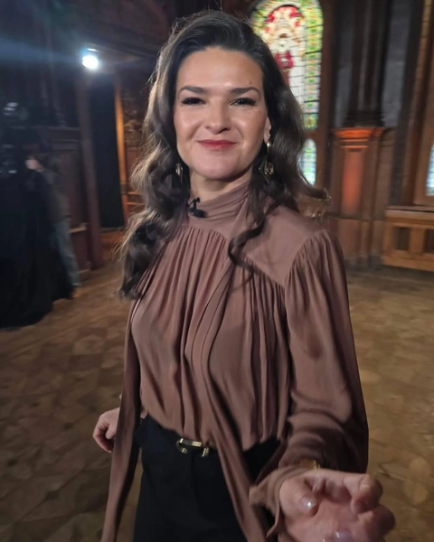 Виктория Райдос | www.starhit.ru