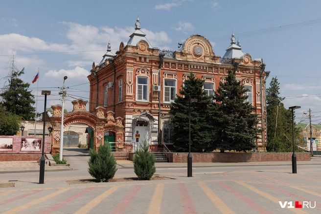 А здесь достаточно органично сплелись классика и современность | Источник: Алексей Волхонский / V1.RU