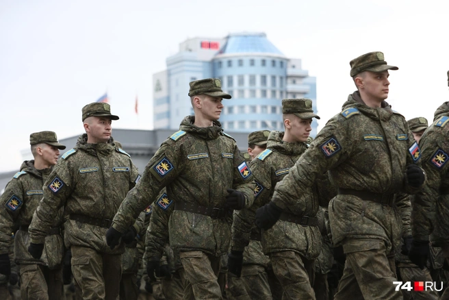 Участвуют также в параде курсанты ЧВВАКУШа, студенты военной кафедры ЮУрГУ, военные и силовые структуры  | Источник: Наталья Лапцевич