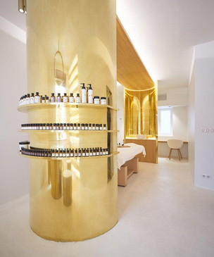 Сияние золота: салон красоты и бутик в Париже