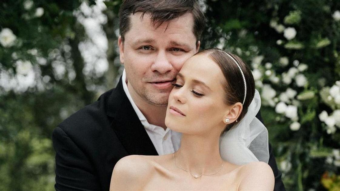 Дорохов продолжает настаивать на том, что Харламов с женой ждут ребенка&nbsp;&mdash; и вот почему