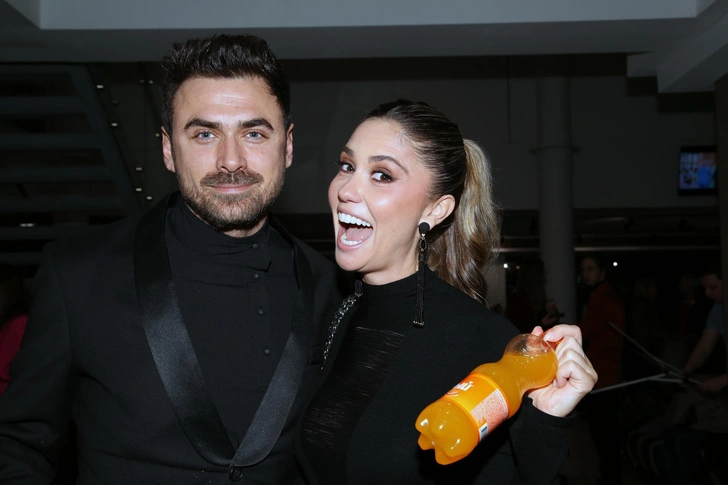 Петр Дранга и Агата Муцениеце | www.starhit.ru