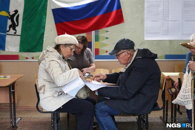 На участки приходили целыми семьями | Источник: Андрей Бортко / NGS.RU