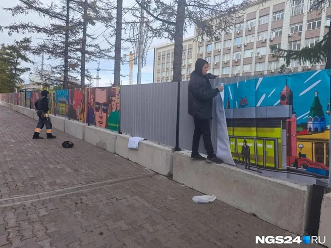 Банеры на заборах метро обновляют уже третий раз  | Источник: Центр транспортной логистики