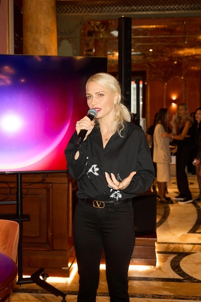 Катя Гордон | www.starhit.ru