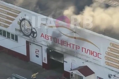 Дым над Уфой: загорелось здание на Владивостокской