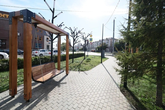 Пешеходный маршрут вдоль улицы Свободы в этом году продлился почти до самой Привокзальной площади | Источник: пресс-служба правительства Челябинской области