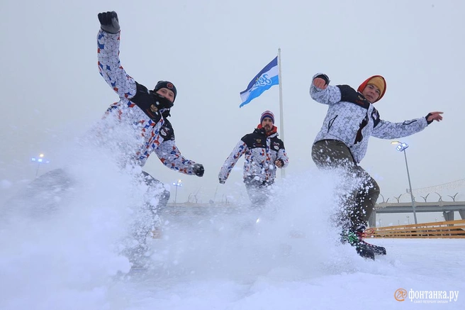 Как Левин и Кити. 11 мест в Петербурге, где можно на льду подержать друг друга за руки | Источник: Сергей Михайличенко / FONTANKA.RU