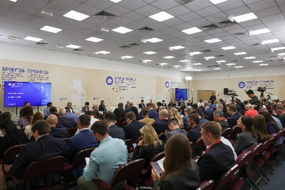 Губернатор Приамурья на ПМЭФ представил мегапроекты на границе с КНР
