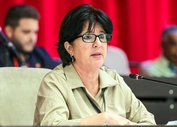 Министр труда Кубы заявила, что в стране «нет нищих» и ушла в отставку