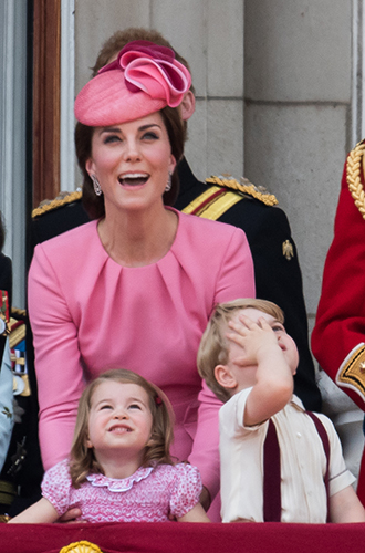 Трогательные фото детей герцогини Кембриджской на празднике Trooping The Colour