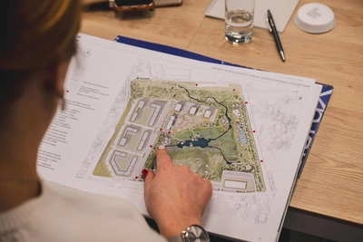 Chibis and Gloraks Discuss Kola Residential Complex