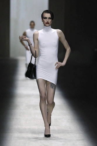 Демна Гвасалия в Gucci: дебют, который расколол мир моды Демна Гвасалия в Gucci: дебют, который расколол мир моды