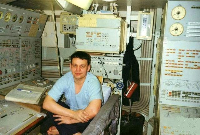 Рашид Арапов руководил реакторным отсеком. Благодаря ему катастрофа не стала ядерной | Источник: Халима Аряпова / VK.com