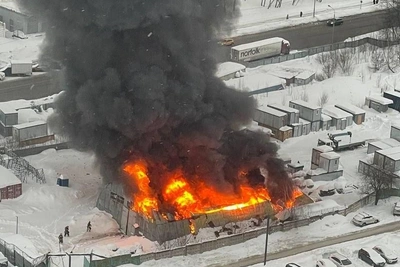 Пожар в ангаре на северо-западе Москвы: возможны газовые баллоны