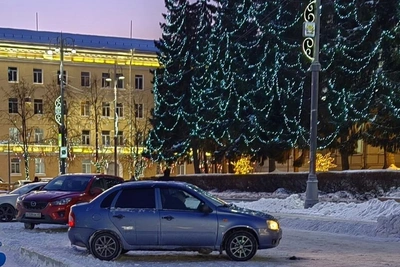 В Кургане на центральной площади запрещена парковка