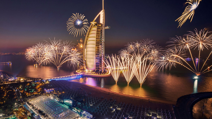 Алиса в стране чудес: где отметить самый волшебный Новый год в Дубае