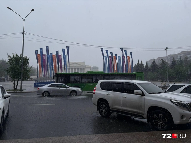В городе сразу потемнело | Источник: Мария Токмакова / 72.RU