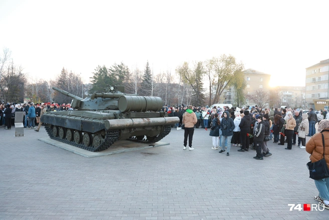 Люди начали собираться к 9 утра | Источник: Михаил Шилкин