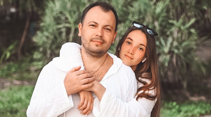 «Начинаю верить в чудо»: дочь Сумишевского чуть не погибла спустя 42 дня после смерти его жены