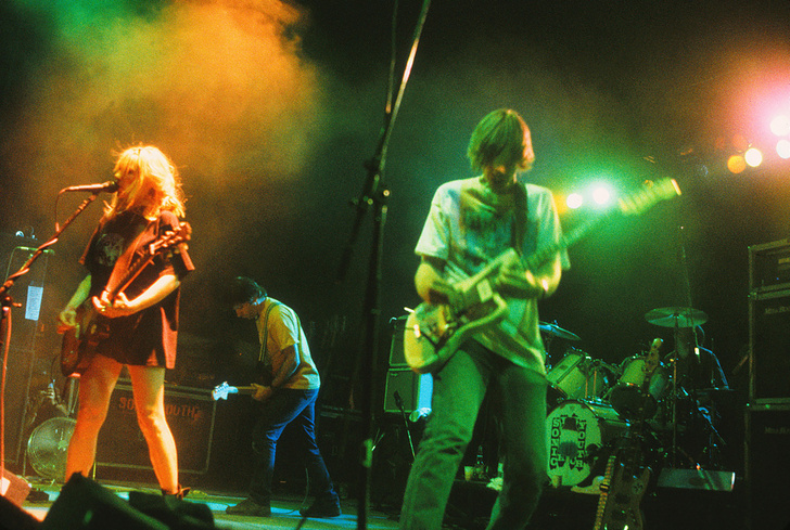 Песня «Death Valley ’69» с альбома «Bad Moon Rising» американской группы Sonic Youth — одна большая отсылка к Мэнсону.