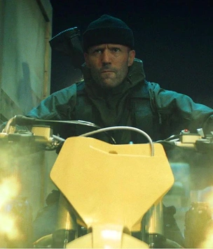 MAXIM сходил на премьеру боевика «Неудержимые-4» и рассказывает, чо там