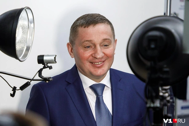 Чем ближе чемпионат мира, тем грустнее улыбка губернатора | Источник: Алексей Волхонский / V1.RU