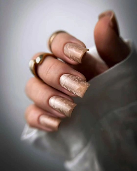 Ногти, которые хочется погладить | Источник: evi.nailstudio / Instagram.com (экстремистская организация, деятельность запрещена на территории РФ)