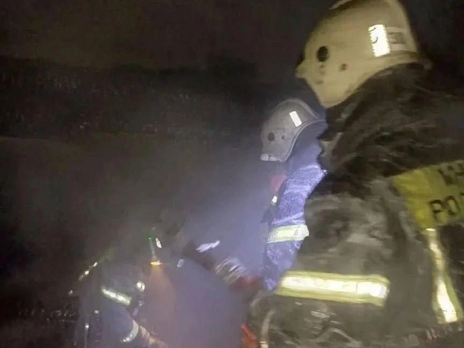 Пожар начался в надворных постройках | Источник: пресс-служба МЧС по Алтайскому краю