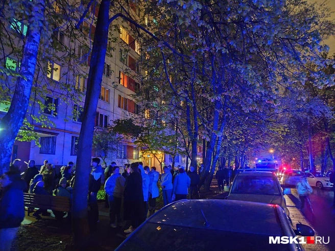 Людей эвакуировали из горящего здания | Источник: MSK1.RU
