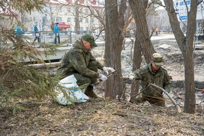 Более 100 человек убрали берега реки Рогатка в Южно-Сахалинске