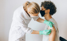Жителей Германии прививали самодельной вакциной от коронавируса