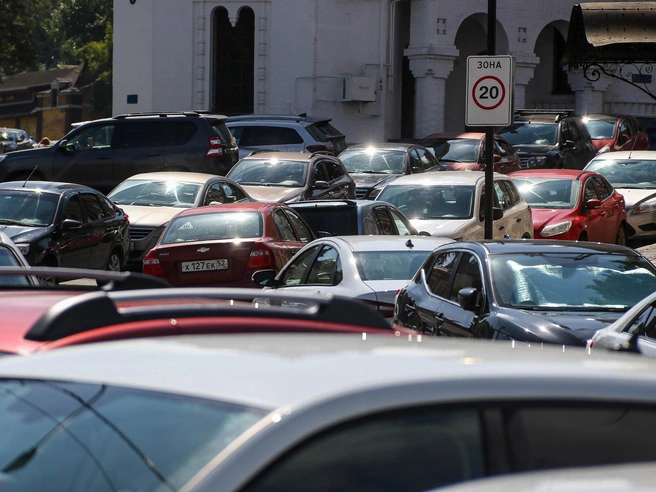 Автомобилистов Нижнего Новгорода ждут изменения в правилах парковки | Источник: Наталья Бурухина / NN.RU
