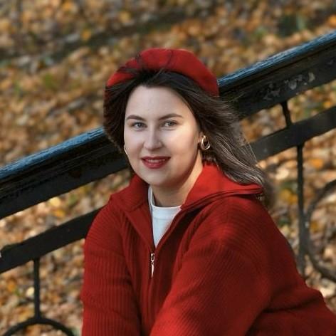 <p>Анна Сурикова</p>