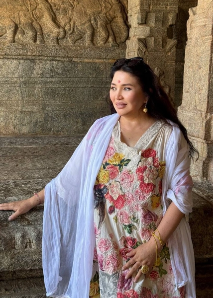 Кажетта Ахметжанова | www.starhit.ru