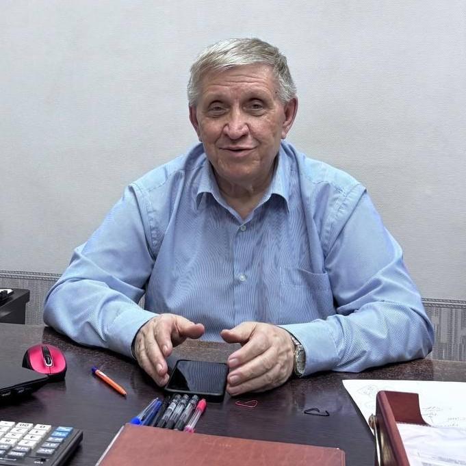 <p>Виктор Старокожев</p>