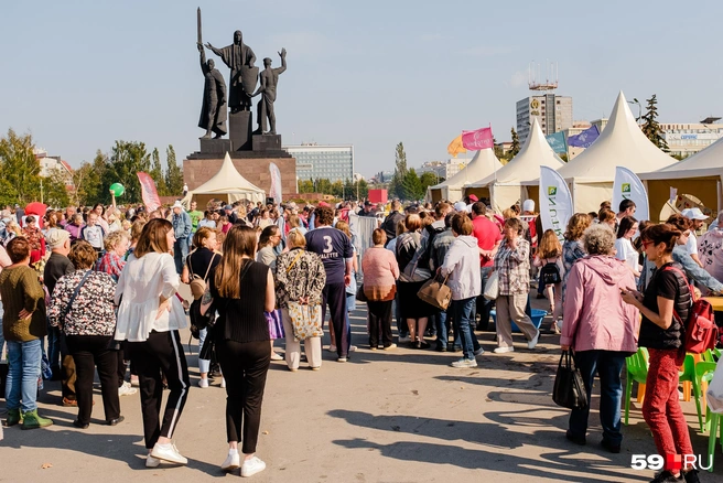 Та же очередь, но с другого ракурса | Источник: Тимофей Калмаков