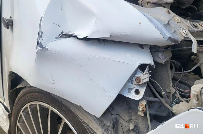 Так выглядела передняя часть Honda после «обслуживания» в автосервисе | Источник: читатель E1.RU