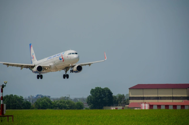 Воздушное судно рейса WZ4312, которое ранее было перенаправлено на запасной аэродром, уже прибыло в Сочи | Источник: Оксана Витязь