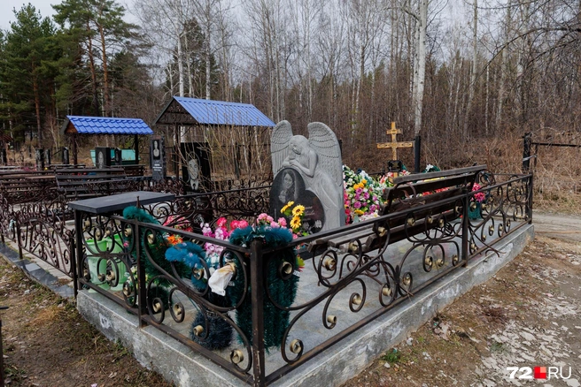 Близкие старались увековечить память об умершей | Источник: Ирина Шарова / 72.RU