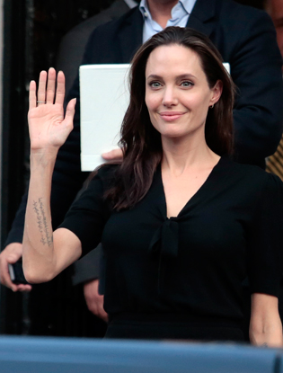 Фото №5 - «Смертельно больная» Анджелина Джоли поужинала с британским политиком