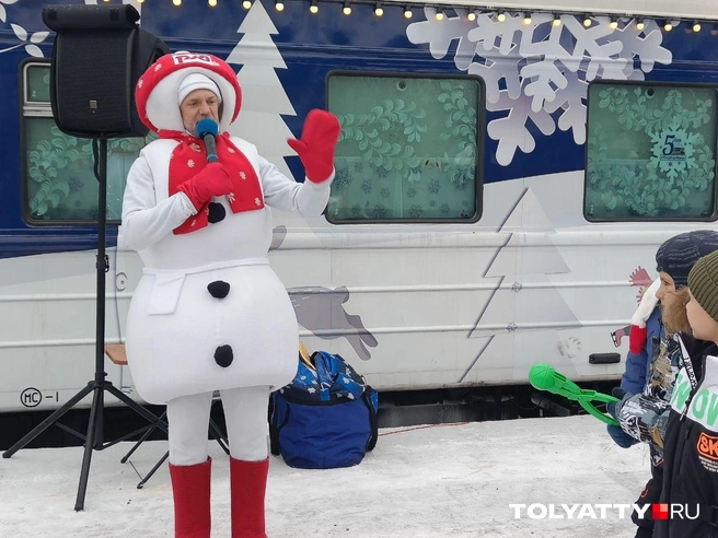 А вот снеговик (или гномик?), кажется, немного утомился в дороге | Источник: Юлия Дроглева