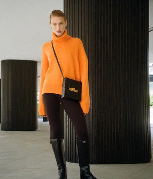 Ищите идеальные кашемировые свитеры на осень в коллекции российского бренда MONNCASMERE
