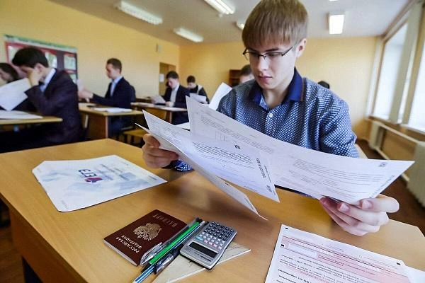 Во время проведения экзаменов за порядок будут следить сотрудники Росгвардии, полиции и казаки | Источник: sochi.ru