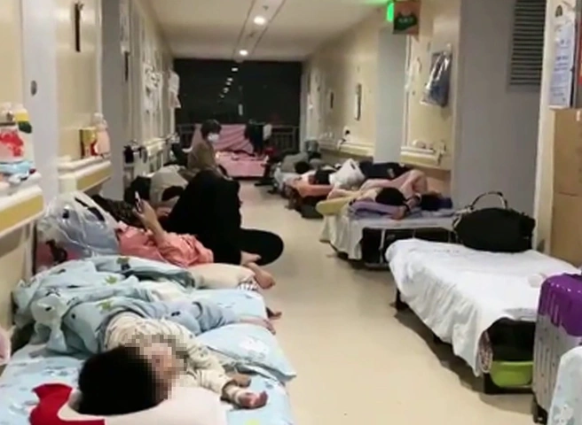 В Китае больницы переполнены детьми с вирусными заболеваниями | ya62.ru