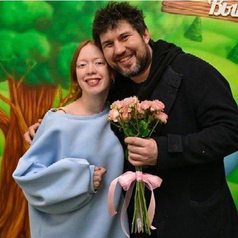 «Она ослепла из-за ваших хотелок»: Алибасов-младший настоял на естественных родах 10-й жены, которые были ей противопоказаны