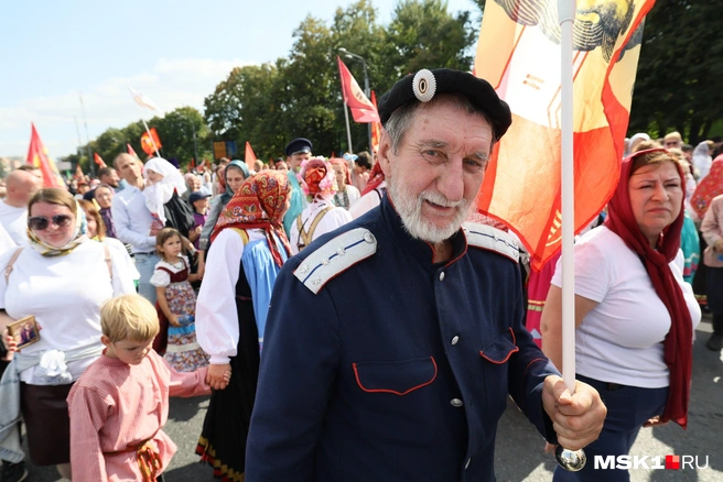 Приходили и люди в военной форме | Источник: Артем Устюжанин / MSK1.RU