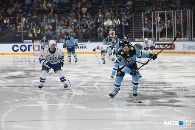 В начале второго периода «Динамо» был чуть активнее | Источник: Александр Ощепков / NGS.RU