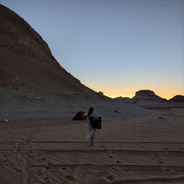 Палатка посреди Сахары